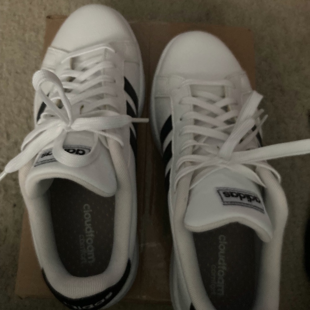 Adidas - Picture 6 of 6